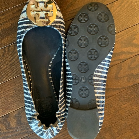 Tory Burch nautical flats - size 6 - Picture 2 of 3